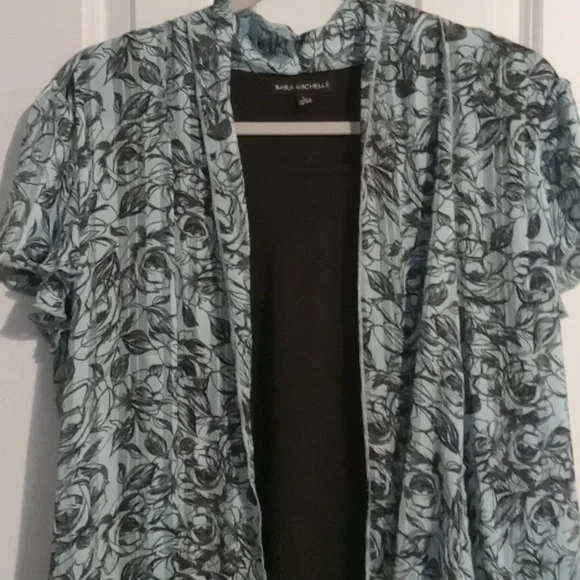 Sara Michelle Teal and Black Floral Blouse - Picture 2 of 4